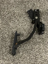 USED 2004-2008 Pontiac Grand Prix Accelerator Pedal GM Parts 25830024