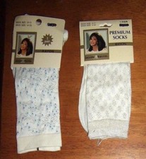 Womens Vintage Jaclyn Smith 2 Prs Rayon Textured Ivory Blue Silky Socks Sz 9-11