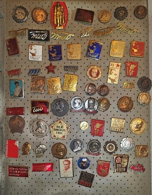 Josip Broz TITO - Huge lot Pins,Badge