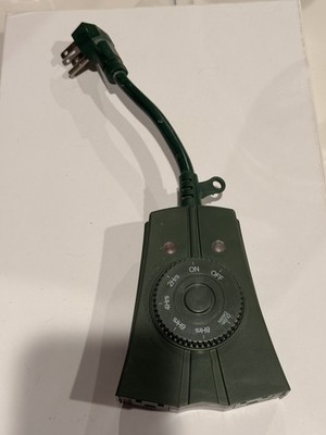 Pro Essentials Outdoor Lights Photocell Timer 2 outlets 125V A.C. NWT