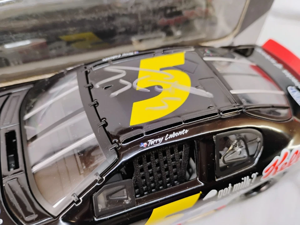 Autografiado Terry Labonte #5 Kellogg's Got Milk? NASCAR 2003 1:24 Team Caliber Foto 3 de 4