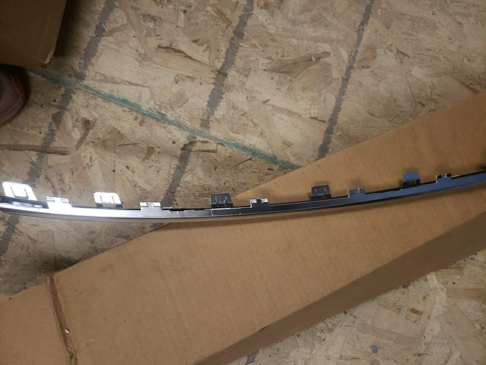 Parachoques trasero GM 20982426 2013-17 GMC Acadia moldeado fascia plateado V nuevo Foto 2 de 4