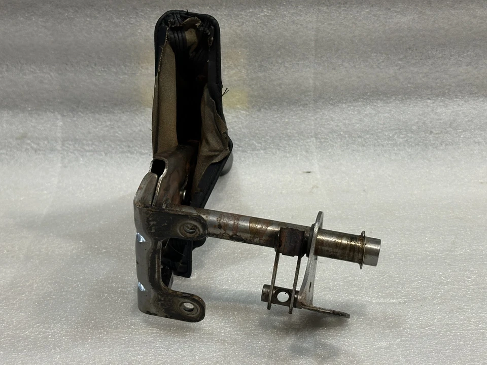 Оригинальная ручка рычага управления аварийным стояночным тормозом для Lexus GX470 2003-2009 годов выпуска - Изображение 3 из 3