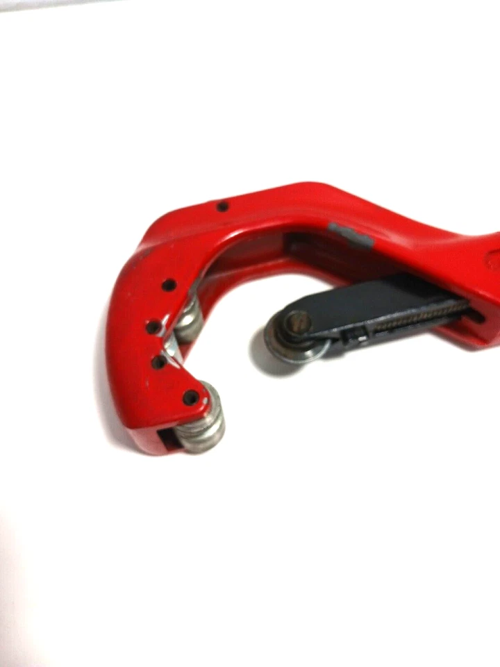 Craftsman 5/8" To 2-5/8" Pipe Cutter 51253 - Image 4 of 4