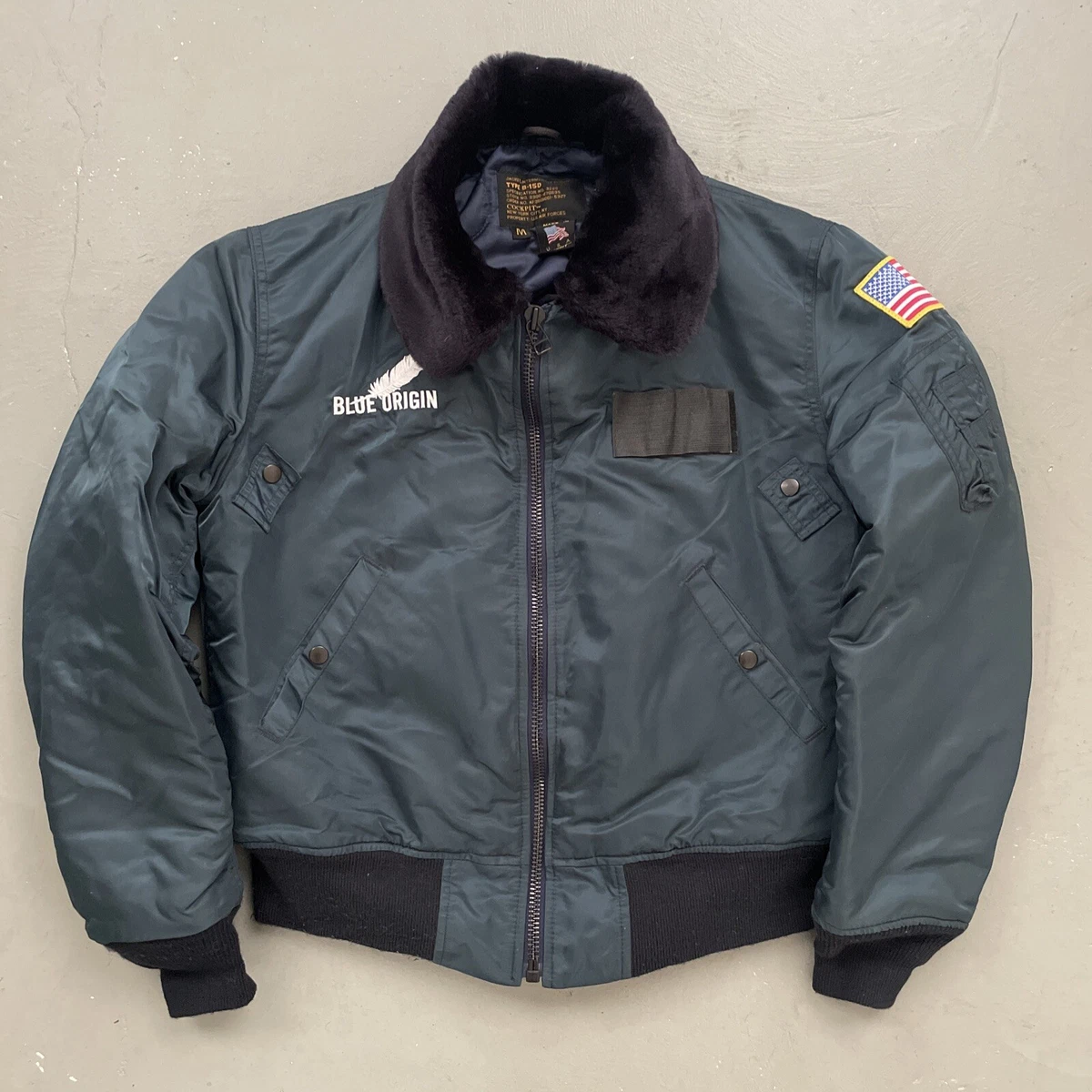 Cockpit B-15D USAF Vintage Style Military Air Force Bomber Flight Jacket USA M