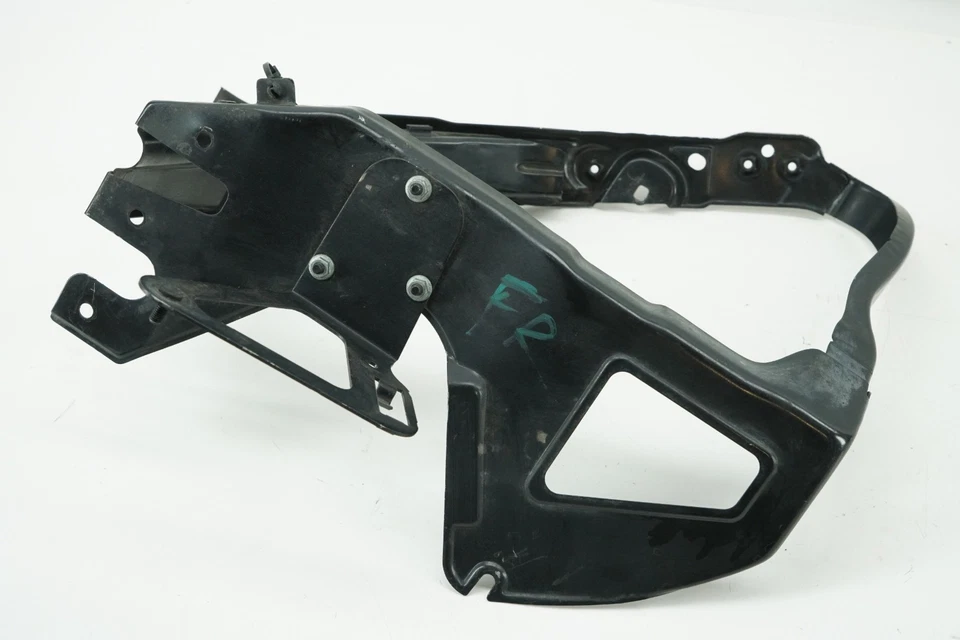 Par de soporte de soporte de refuerzo de radiador delantero Mercedes W220 00-06 Foto 2 de 4