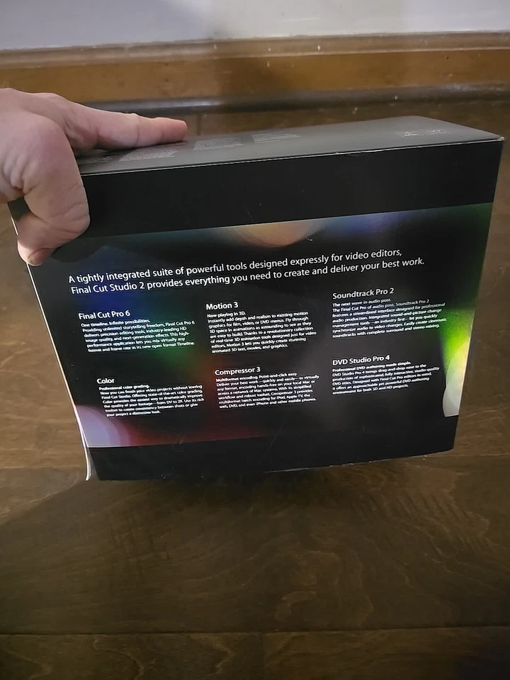 Apple Final Cut Studio 2 Editing Software Complete with Manuals - Image 2 of 4