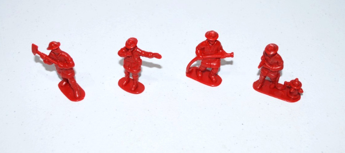 Lot of 18 Red Plastic Firefighters Fireman Mini Toy Action Figures