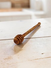 Olivenholz Honigl&ouml;ffel handgefertigt mit rundem Stiel (15 cm)