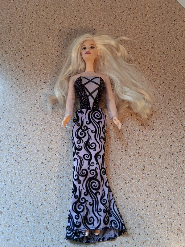 B2 2002 Halloween Glow Fun Barbie Doll Pre-owned See Photos