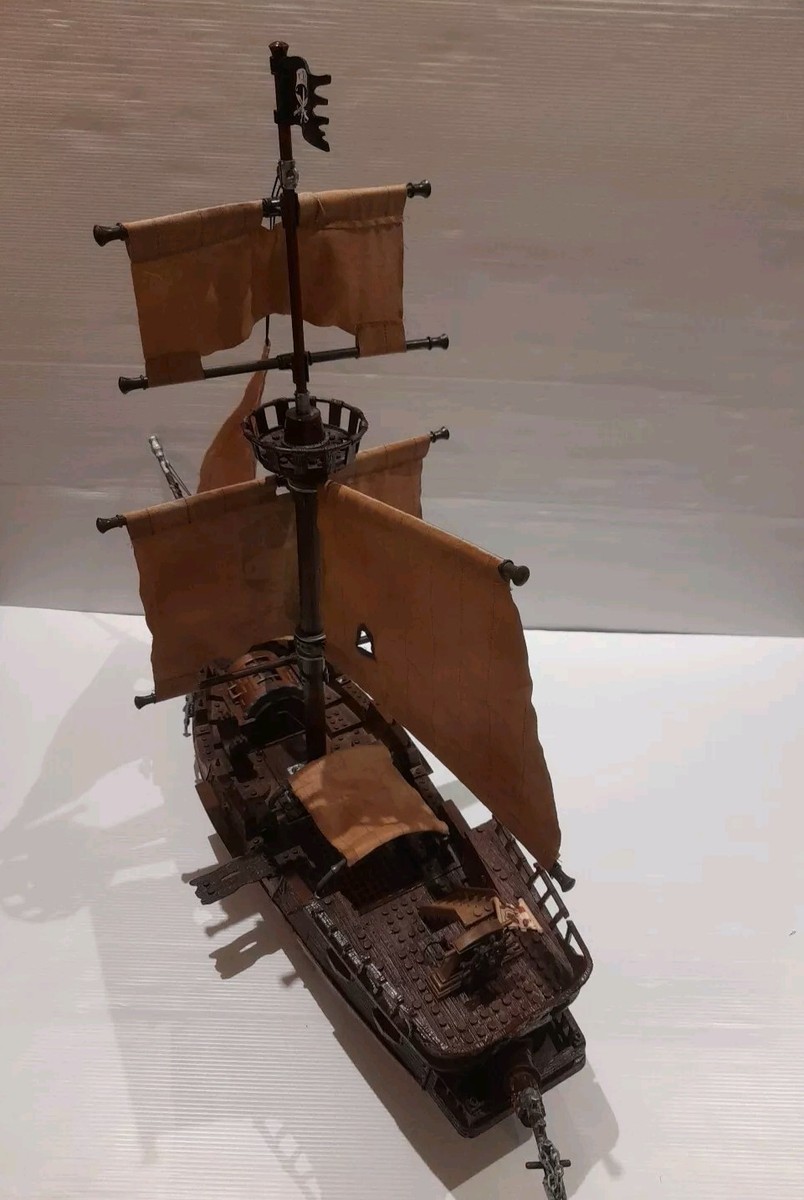Mega Bloks Pyrates 3620 Captain Cutlass' STORMSTALKER Pirate