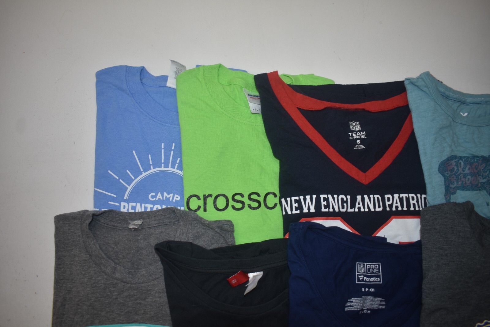 Wholesale Bulk Lot Of 12 Womens Size Small 4 6 Short Sleeve Graphic T wholesale-bulk-lot-of-12-womens-size-small-4-6-short-sleeve-graphic-t