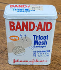 VTG 1980 BAND-AID 3" TIN BOX 4941 - Tricot Mesh Bandages Hinged Lid 30 Ct EMPTY — photo 1