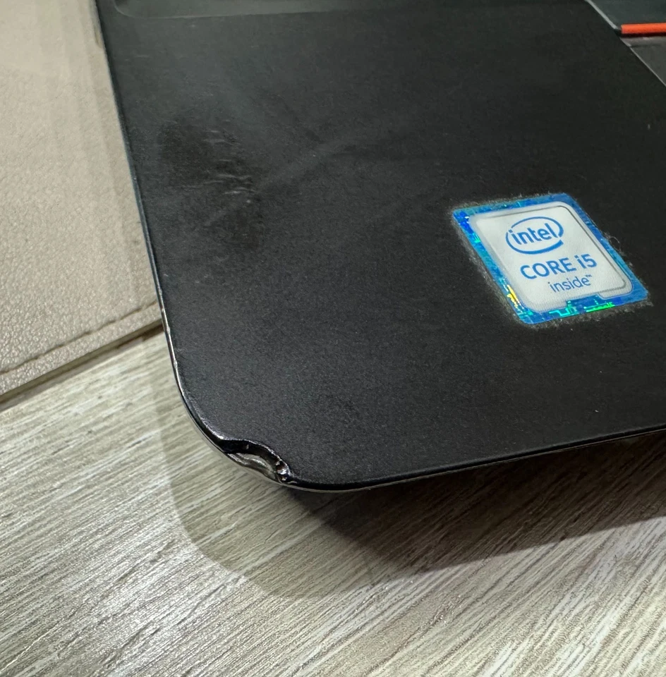 Lenovo Thinkpad E560 15" 20EW - Immagine 3 di 4