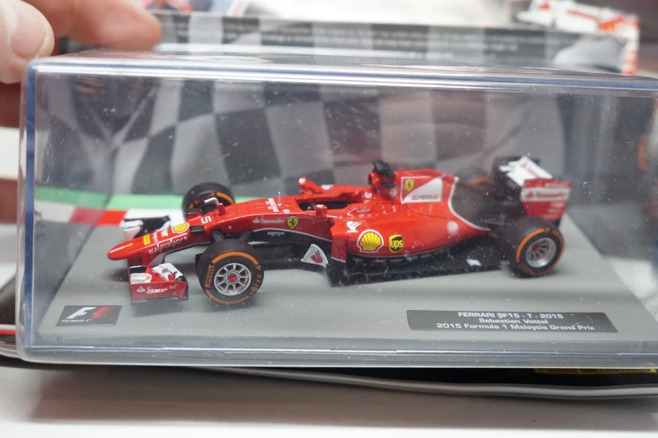 PANINI F1 - 2015 FERRARI SF15-T - SEBASTIAN VETTEL - 1/43 scale model car #42 - Image 4 of 4