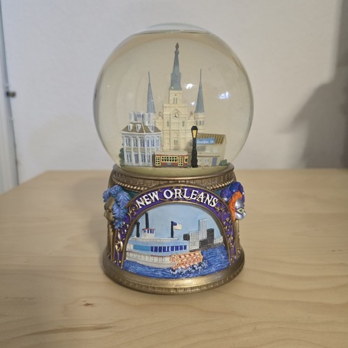 San Francisco Spieluhr NEW ORLEANS Musical Schneekugel SAINTS GO MARCHING IN