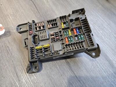 2007-2013 BMW E70 E71 X5 X6 Rear Power Distribution Fuse Box OEM 61145189540