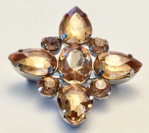 Vintage style champagne beige acrylic rhinestone brooch - Picture 2 of 4