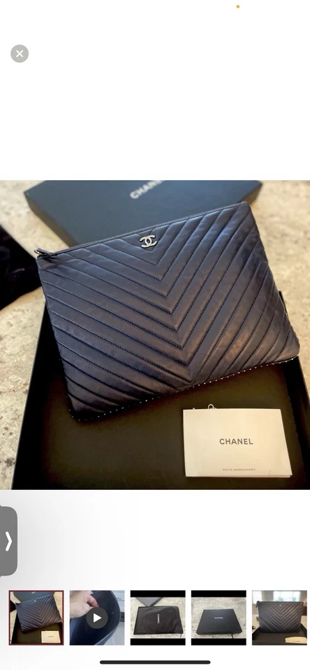 Chanel o estuche bolsa piel de cordero azul marino Foto 2 de 4