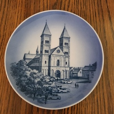 Royal Copenhagen Viborg Domkirke Porcelain Collector Plate Blue White Denmark