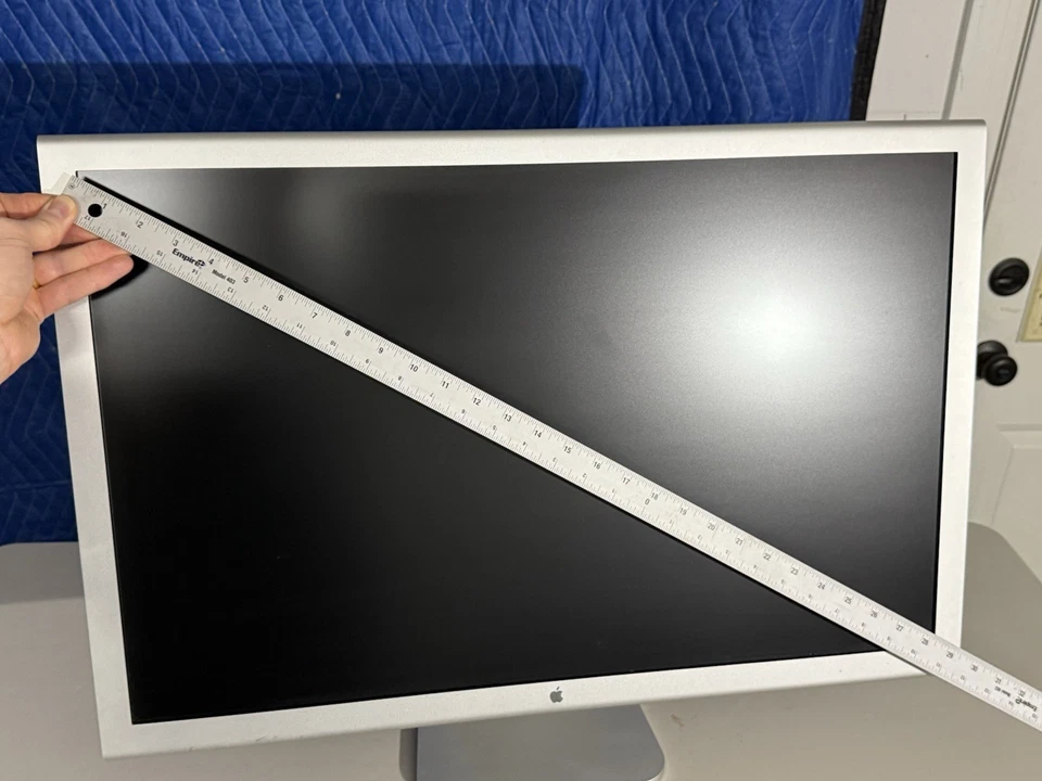 Pantalla Apple 30” Cine HD A1083 2560x1600 Como Nueva + ¡AMBOS Adaptadores DVI! Foto 4 de 4