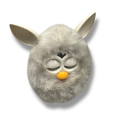 Hasbro 2012 White Yeti Furby Moves Talks Eyes Light Up UNTESTED