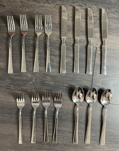 Oneida Set di 15 Posate in Acciaio Inox Pesanti Quadrate Lisce Cina AA-15 - Foto 1 di 8