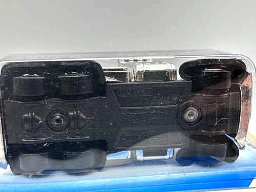 Hot Wheels 2009 New Models Fast Gassin' Tanker Truck, 1:64, NIB - 第 4/5 張圖片
