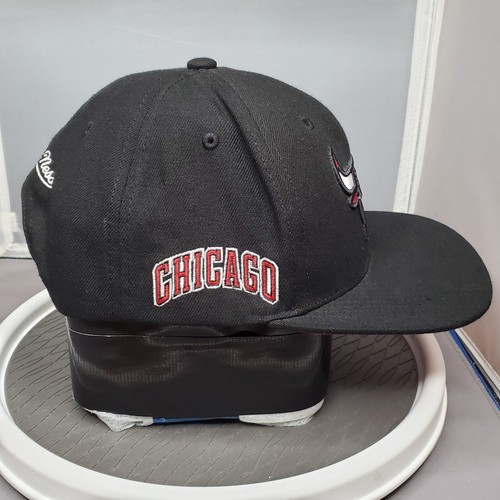 Mitchell & Ness CHICAGO BULLS Hat NBA Embroidered SnapBack SMALL *RARE Polyester - Picture 11 of 20