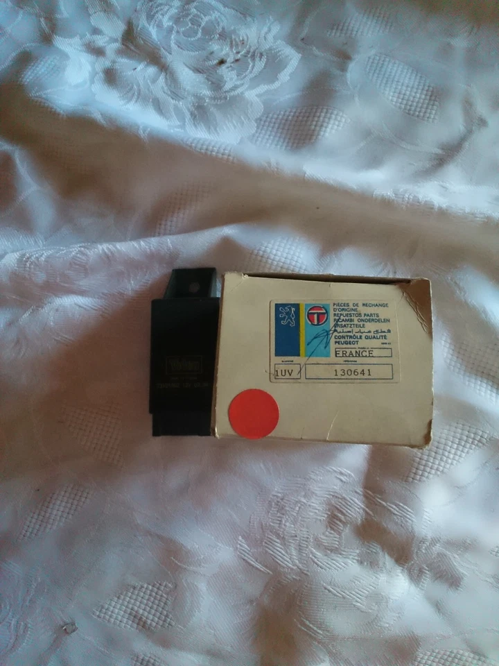 Peugeot 205 309 505 caja relé electrónico original 1306.41 Foto 2 de 2
