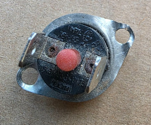 HOTPOINT Indesit Wäschetrockner Thermostat Sensor Typ 261PB 175K rot Top 135c