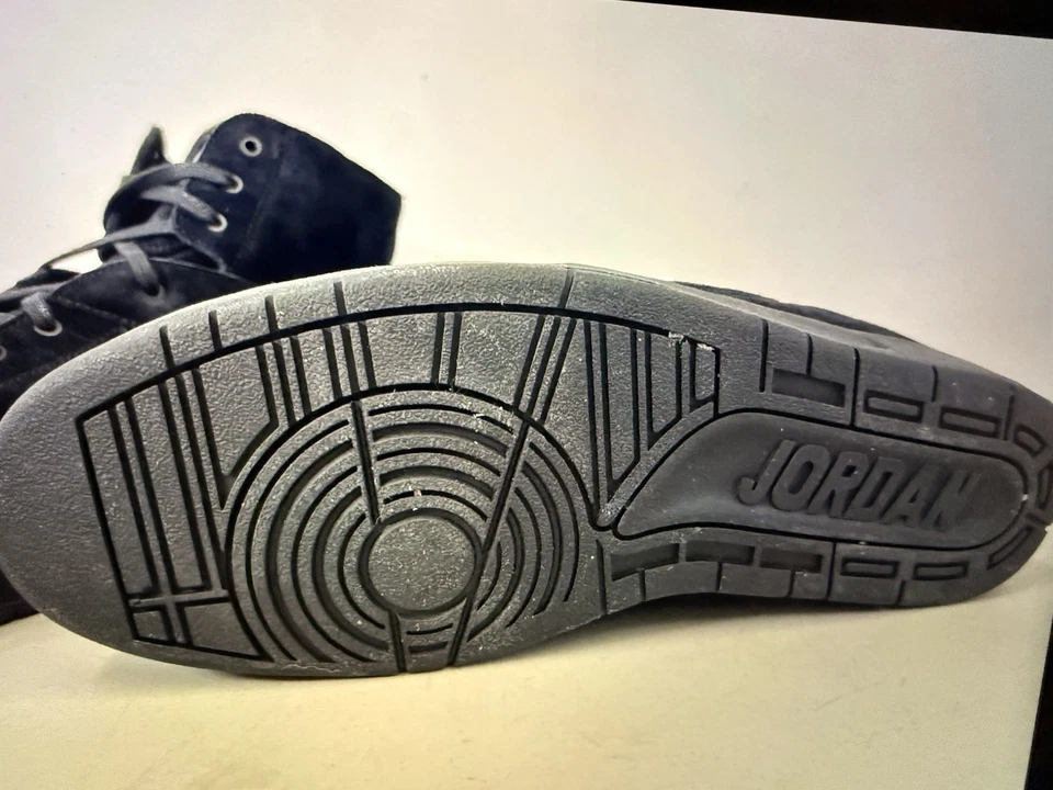 Talla 10 - Air Jordan 2 Retro Deconstruido Triple Negro Foto 4 de 4