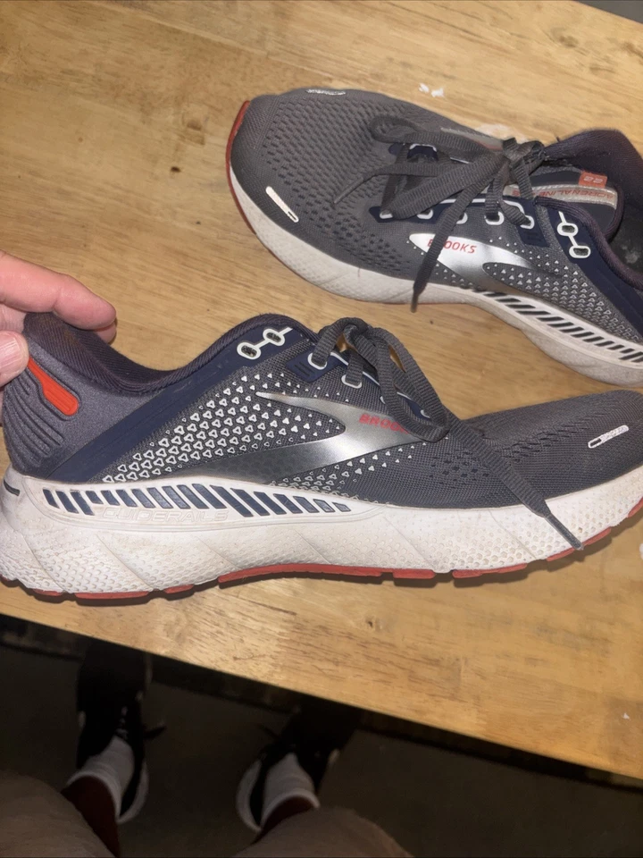 Кроссовки беговые мужские Brooks адреналиновые GTS 22 темно-серые размер 9,5 для тренировок в тренажерном зале - Изображение 4 из 4