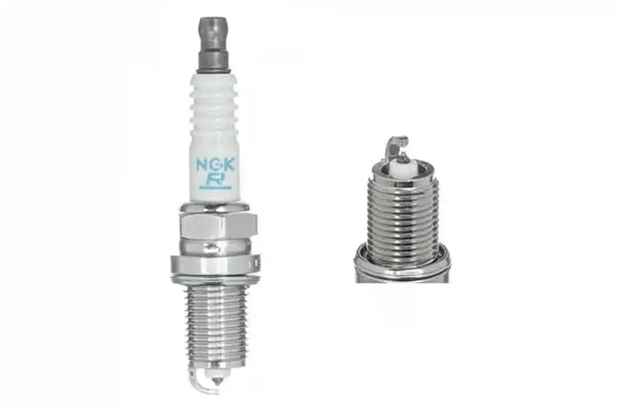 4x NGK PFR7M 4877 Laser Platinum Spark Plug - Image 5