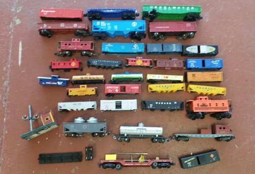 LOT OF 36 Miscellaneous Vintage Train Cars and Parts - 第 1/12 張圖片
