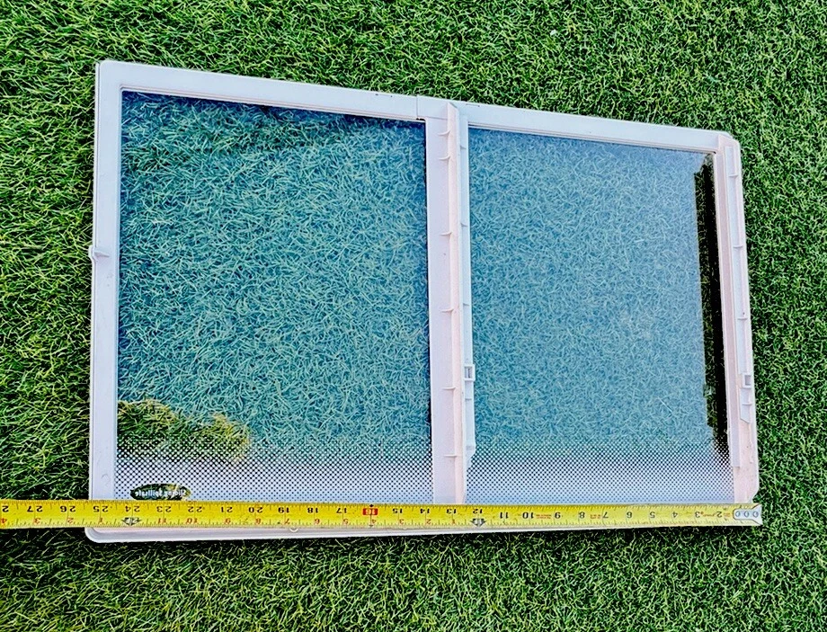 Estante de vidrio para refrigerador Frigidaire con deslizadores 240358926 del modelo GLRT183TDB1 Foto 4 de 4