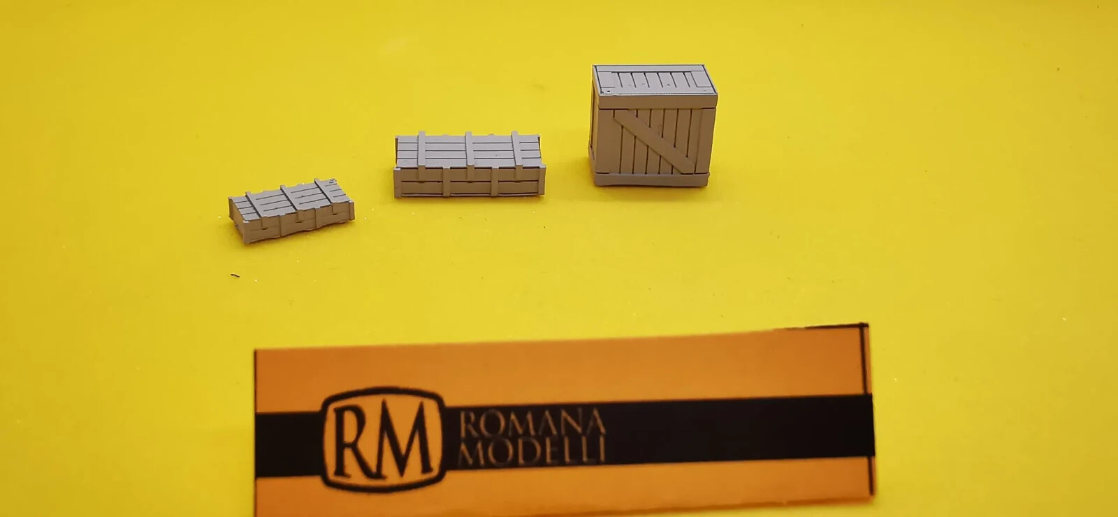 Roman Models 50122 - Wooden Cases HO Scale 1:87