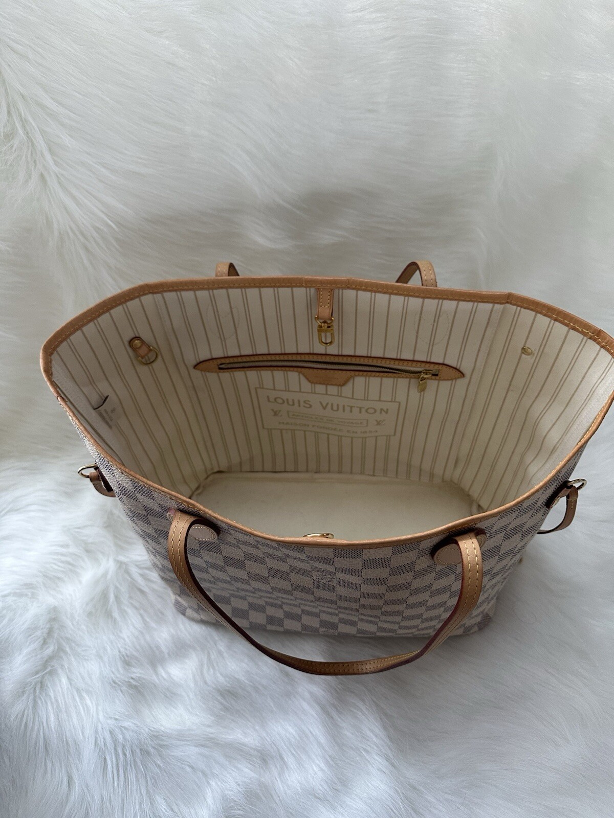 Louis Vuitton Neverfull MM - image 8