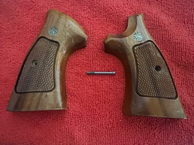 Smith & Wesson N Frame OEM Target Grips With Speed Loader Cut Out & Screw