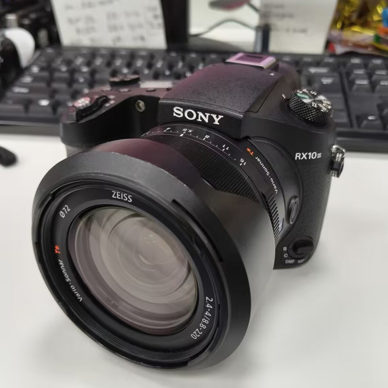 Sony DSC-RX10 III rx10m3 Cyber-shot F2.4 24-600mm Digital Camera