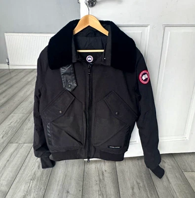 Canada Goose Bromley Bomber Jacket Black M 7996M Red Badge Removable Fur Collar