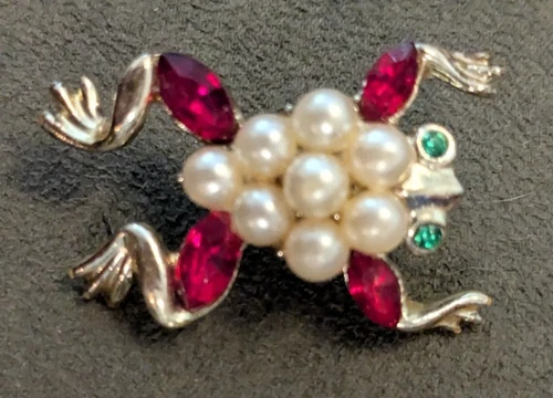 * Vintage 1950s FROG Faux Pearl Ruby Glass Brooch Pin Costume Jewelry