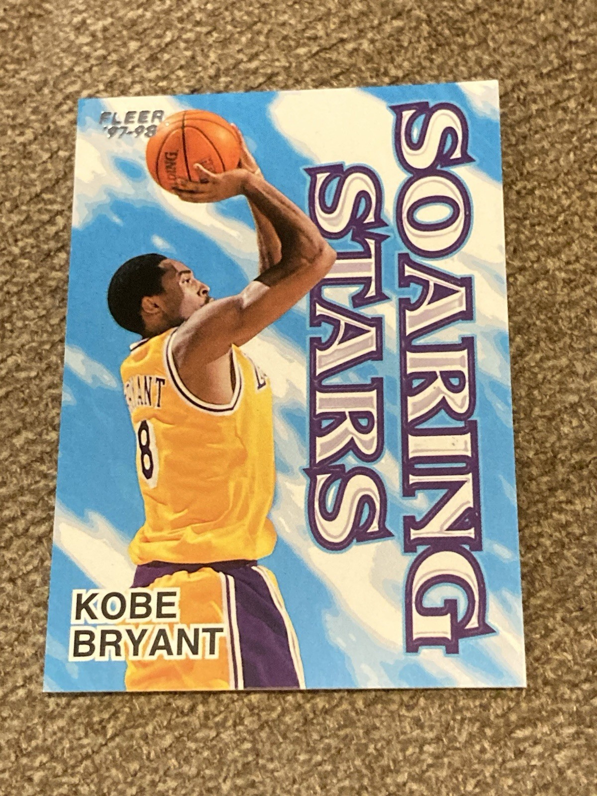 1997-98 Fleer High Flying SOARING STARS #4 Kobe Bryant LA Lakers 2nd year HoF