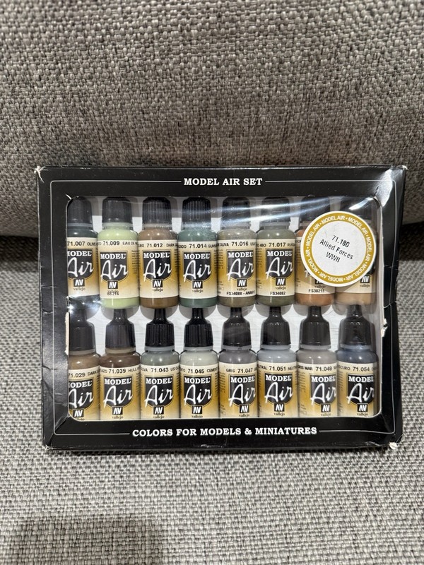 Vallejo WWII Allied Forces Model Air Paint, 17ml (Pack of 16) - 71.180