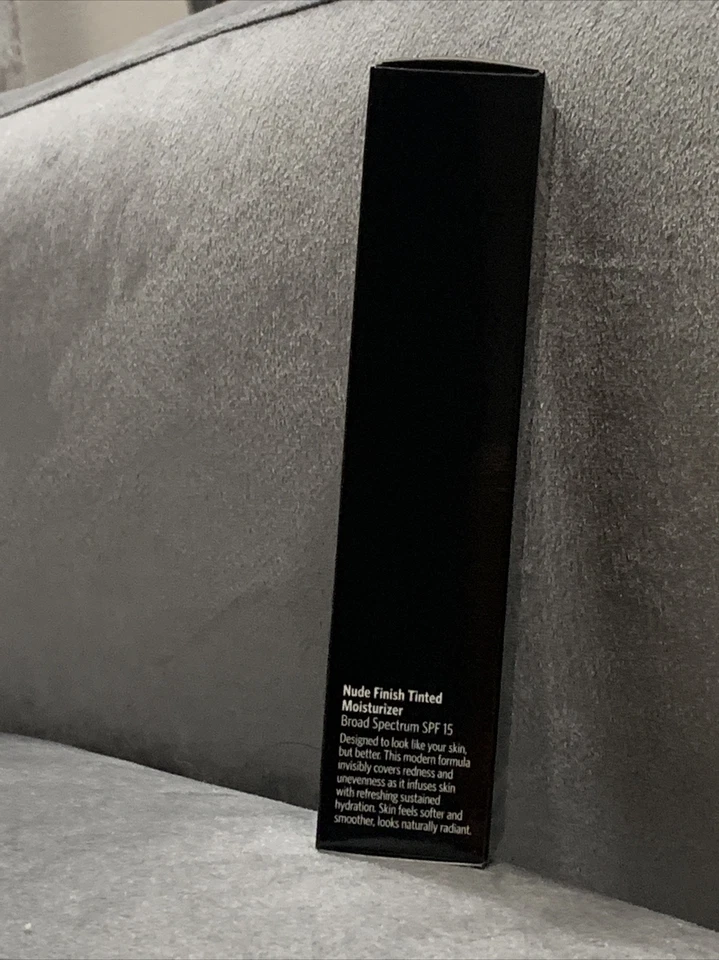 Bobbi Brown Nude Finish Tinted Moisturizer SPF15 DEEP TINT - Size 1.7 Oz / 50mL - Image 3 of 4