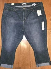 New! Signature by Levi Strauss & Co. Gold Label Women's Mid-Rise Capri - Size 24