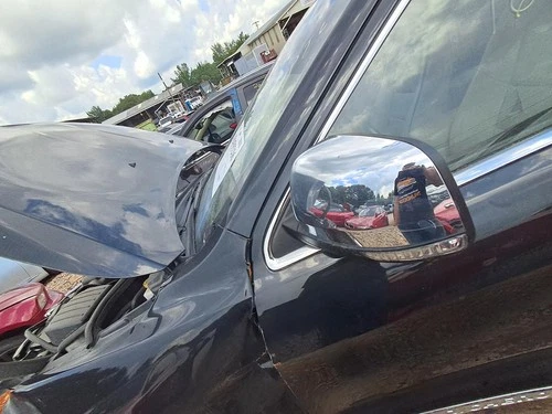 Used Left Door Mirror fits: 2011 Jeep Grand cherokee Power heated chrome w/turn