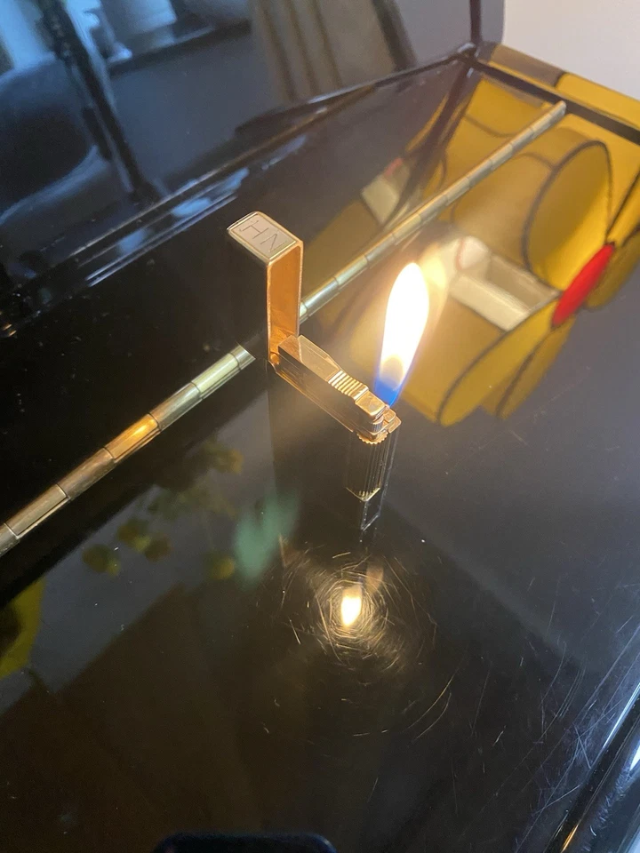 S. T. Dupont Feuerzeug Linie 2 Gold / Chinalack ( Überholt ) - Bild 3 von 4