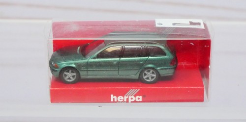 Herpa 032827, BMW Serie 3 Touring Station Wagon, Verde Metálico, Escala 1/87 HO | Zustand: New