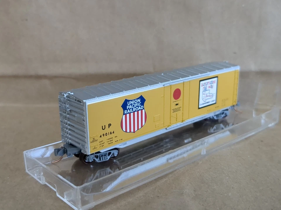 Micro-Trains #38280 Union Pacific Boxcar escala N Foto 3 de 4